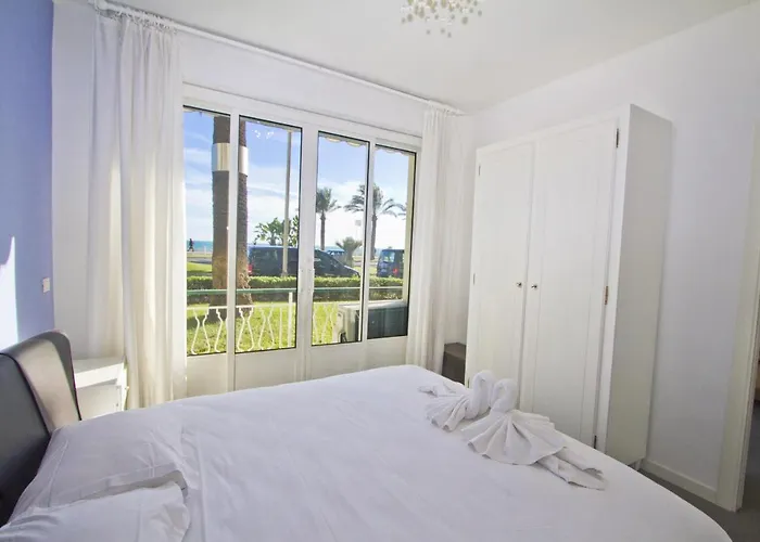 Garden Floor Condo With Promenade Sea View